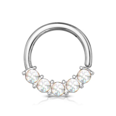 Ring with reflective stones at the front