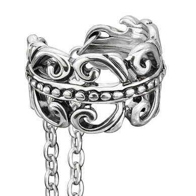 Ear cuff with celtic heart and chain