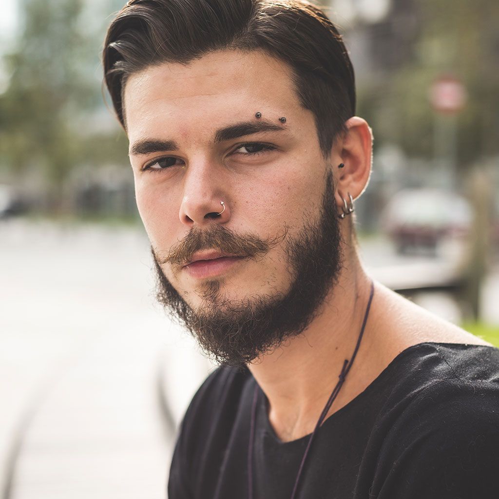 Lenktas barbell su rutuliukais