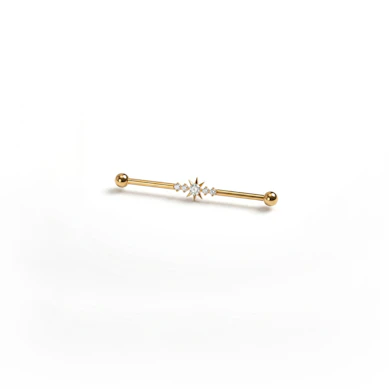 Industrial tipo barbell iš titano su žvaigždute per vidurį ir akutėmis