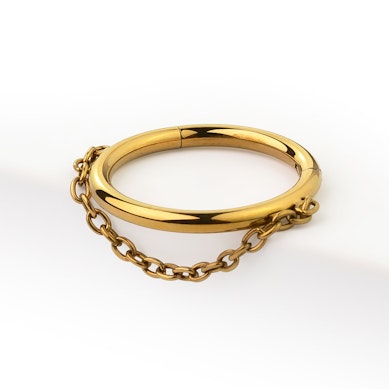 Hinged ring with chain detail