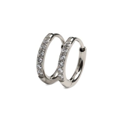 Chirurginio plieno žiedinių huggie auskarų su akutėmis pora