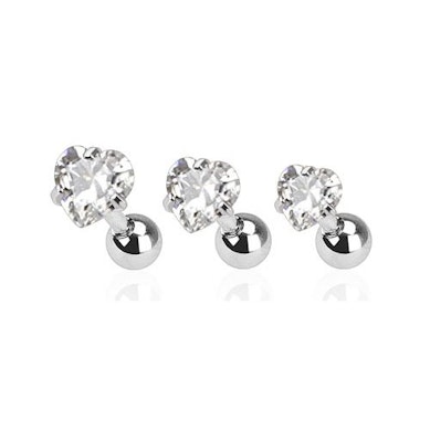 Ear piercing set with heart-shaped stone