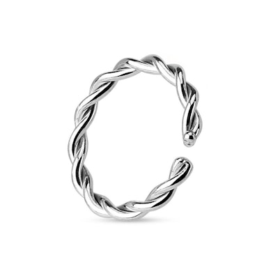 Seamless twisted ring