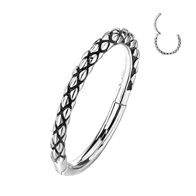 Hinged segment ring with snakeskin design