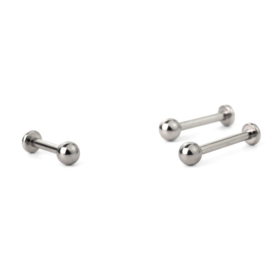 Labret auskaras iš gryno titano