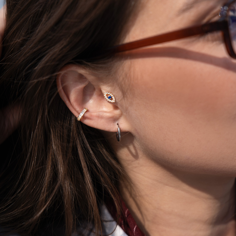 Titano labret su blogio akimi