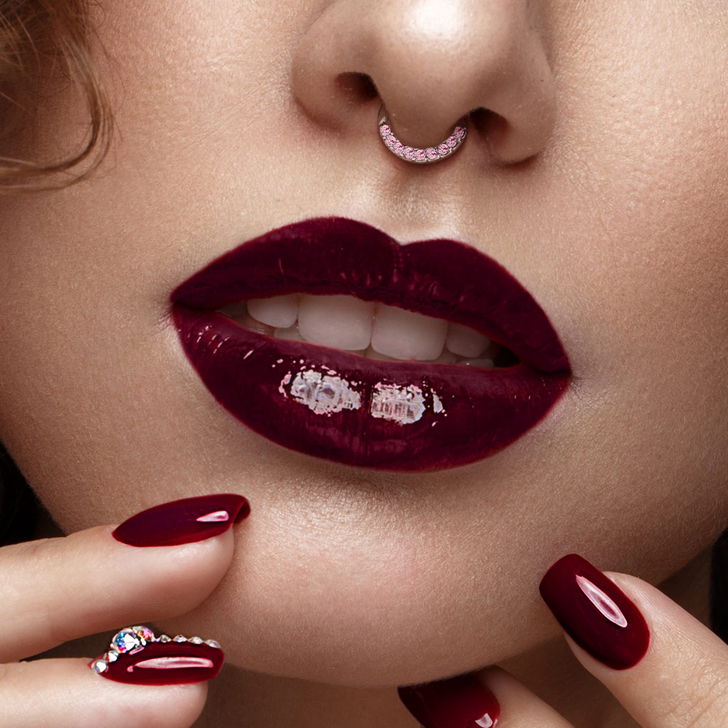 Septumas-žiedas iš akmenukų