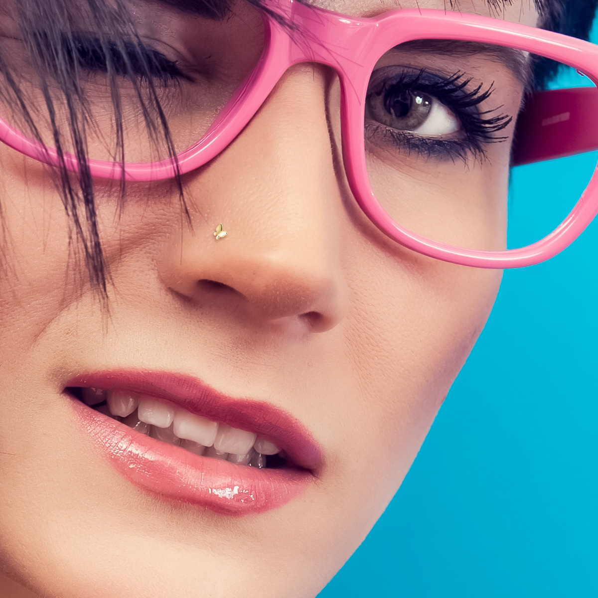 Auskaras į nosį iš 14K (583) aukso su drugeliu