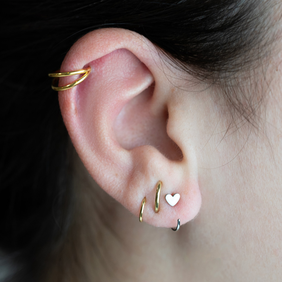 Širdies formos titano atviras žiedas