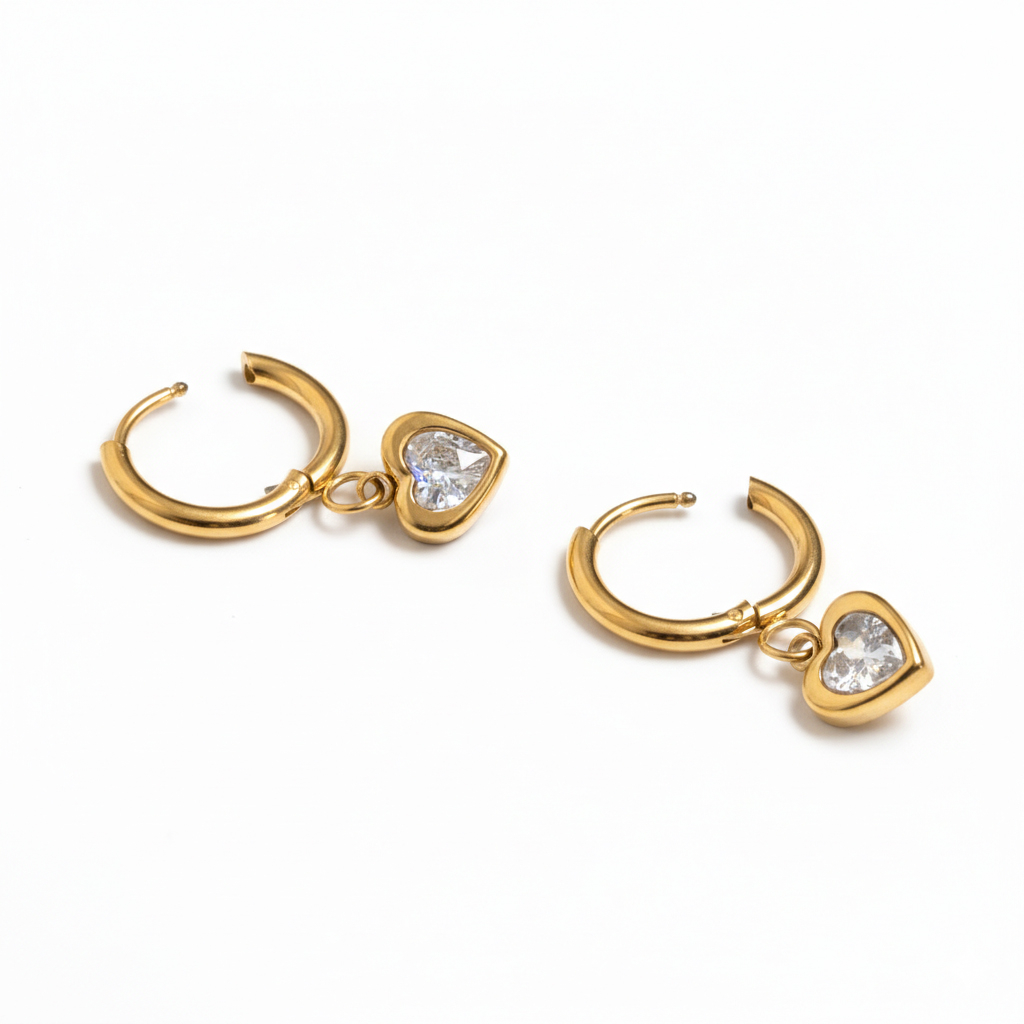 Žiedų su širdelės formos pakabukais pora