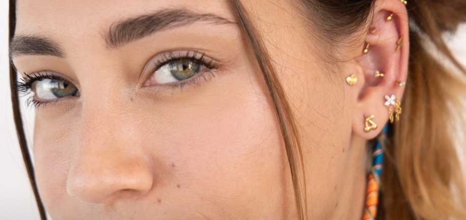 Vėrimo Būdai: Pistolėtas Ar Adata Vėrimo Būdai: Pistolėtas Ar Adata