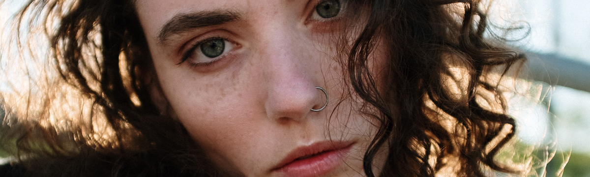 Auskarų į nosį vėrimo skausmo lygis Auskarų į nosį vėrimo skausmo lygis