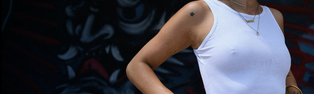 Auskarų į spenelius vėrimo skausmo lygis Auskarų į spenelius vėrimo skausmo lygis